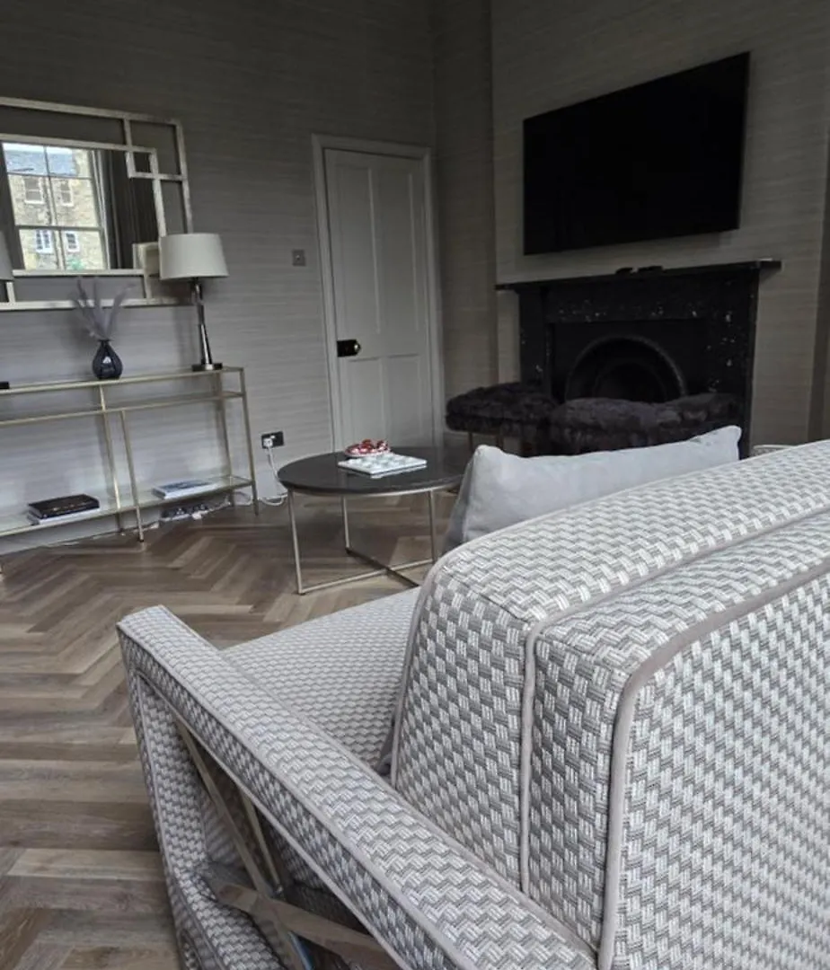 2 Bedroom Sofa Bed In Livingroom Castle View 1St Floor Sleeps 6 Edinburgh 0*,  Egyesült Királyság