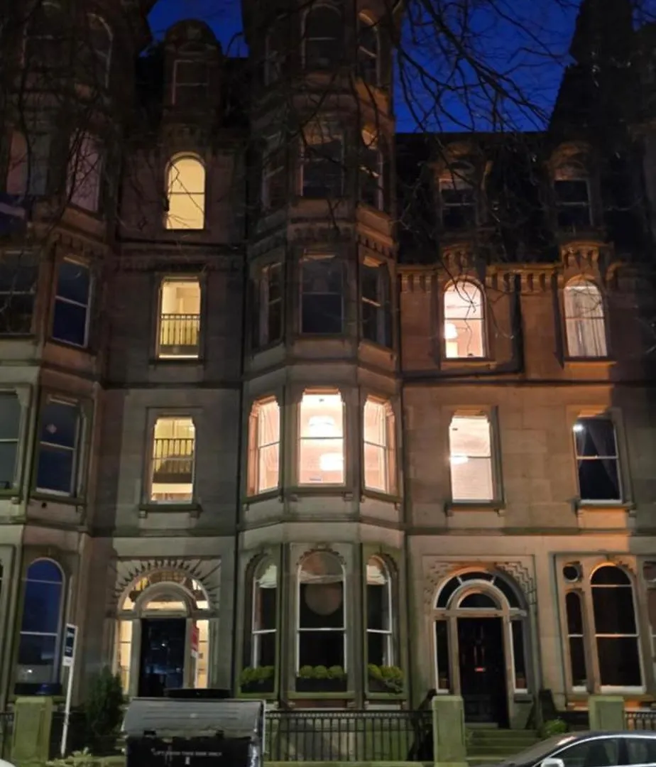 2 Bedroom Sofa Bed In Livingroom Castle View 1St Floor Sleeps 6 Edinburgh
