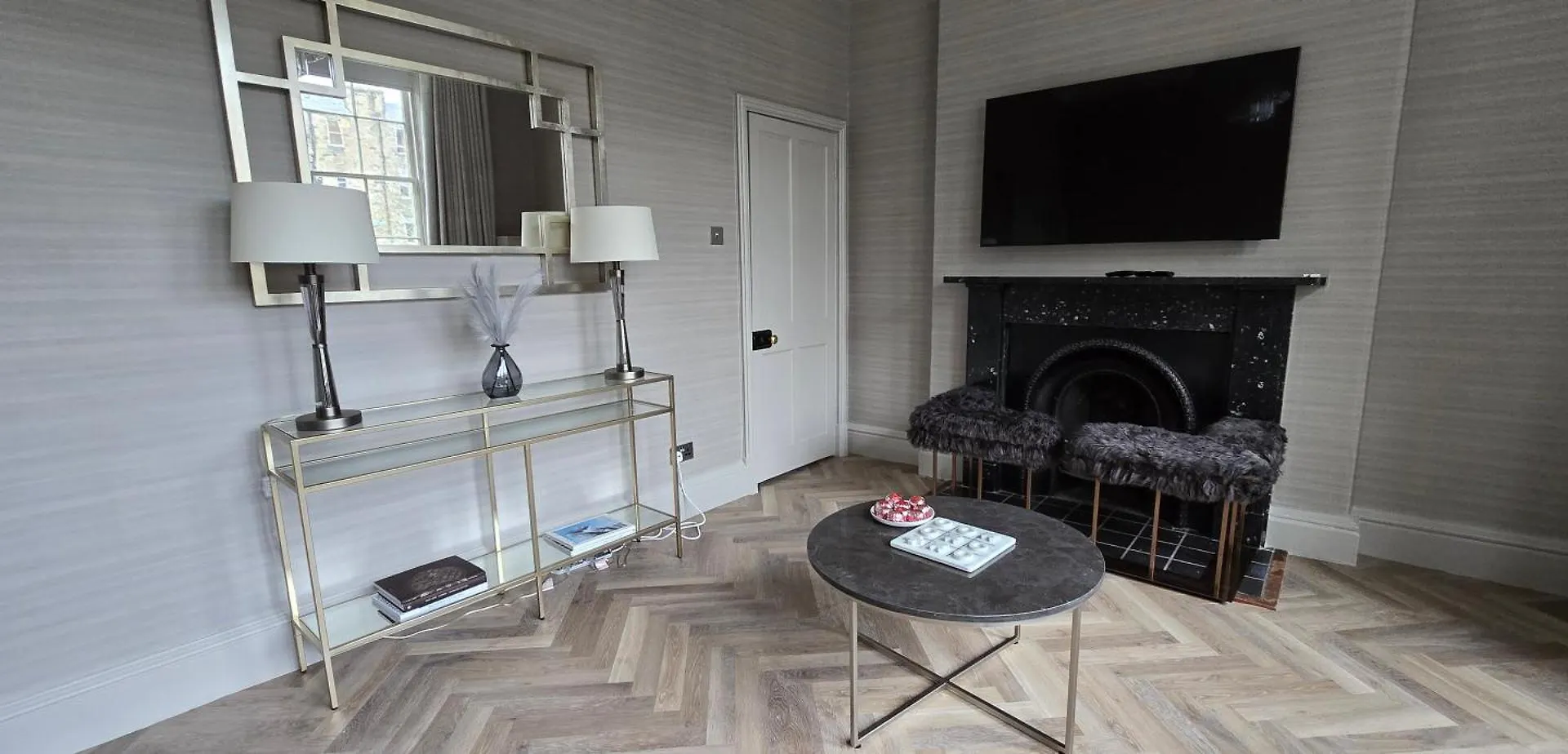 Apartamento 2 Bedroom Sofa Bed In Livingroom Castle View 1St Floor Sleeps 6 Edimburgo Reino Unido