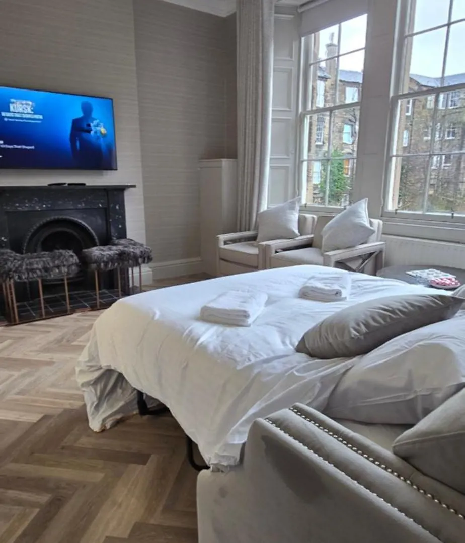 2 Bedroom Sofa Bed In Livingroom Castle View 1St Floor Sleeps 6 Edimburgo Reino Unido