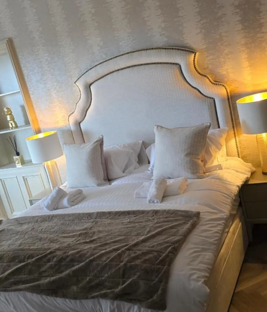 2 Bedroom Sofa Bed In Livingroom Castle View 1St Floor Sleeps 6 Edimburgo 0*,